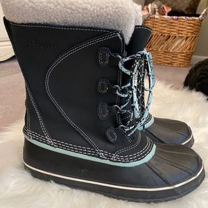 Black LLBean Snow boots. Great condition.
